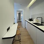 Connectin Apartman Pale