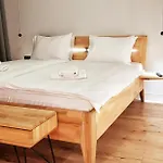 Connectin Apartman Pale