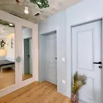 Connectin * Pale