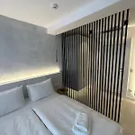 Connectin Apartman