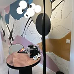 Connectin Apartman