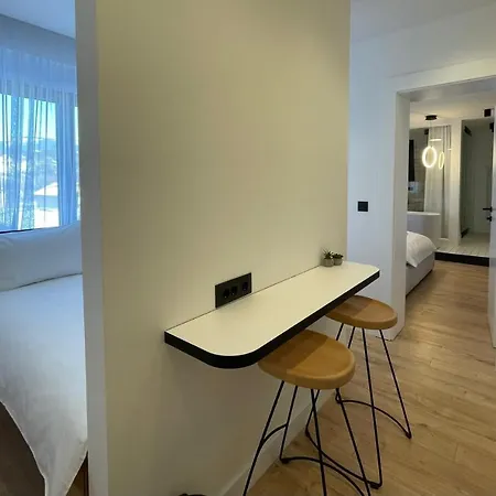 Connectin Apartman