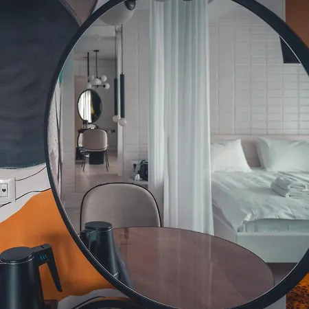 Connectin Apartman *